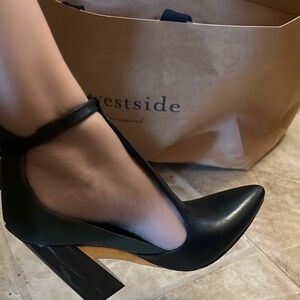 BCBMAXAZRIA Women's Measure shoes